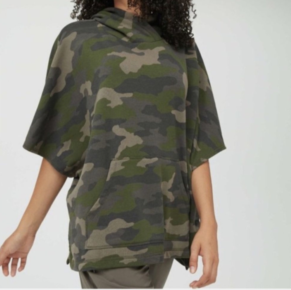 Aerie Camouflage Short sleeve Hoodie